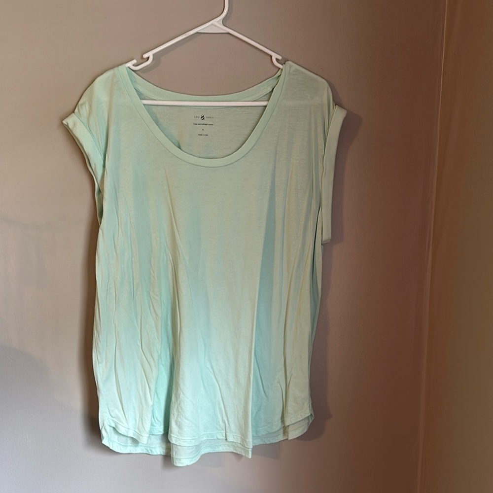 Lou and grey xl pale green tshirt